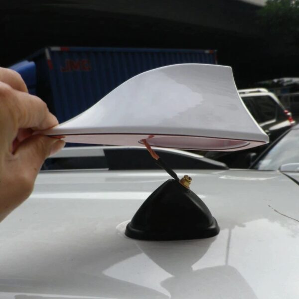 Antena auto activa AM - FM tip "SHARK TAIL" culoare ALB - imagine 2